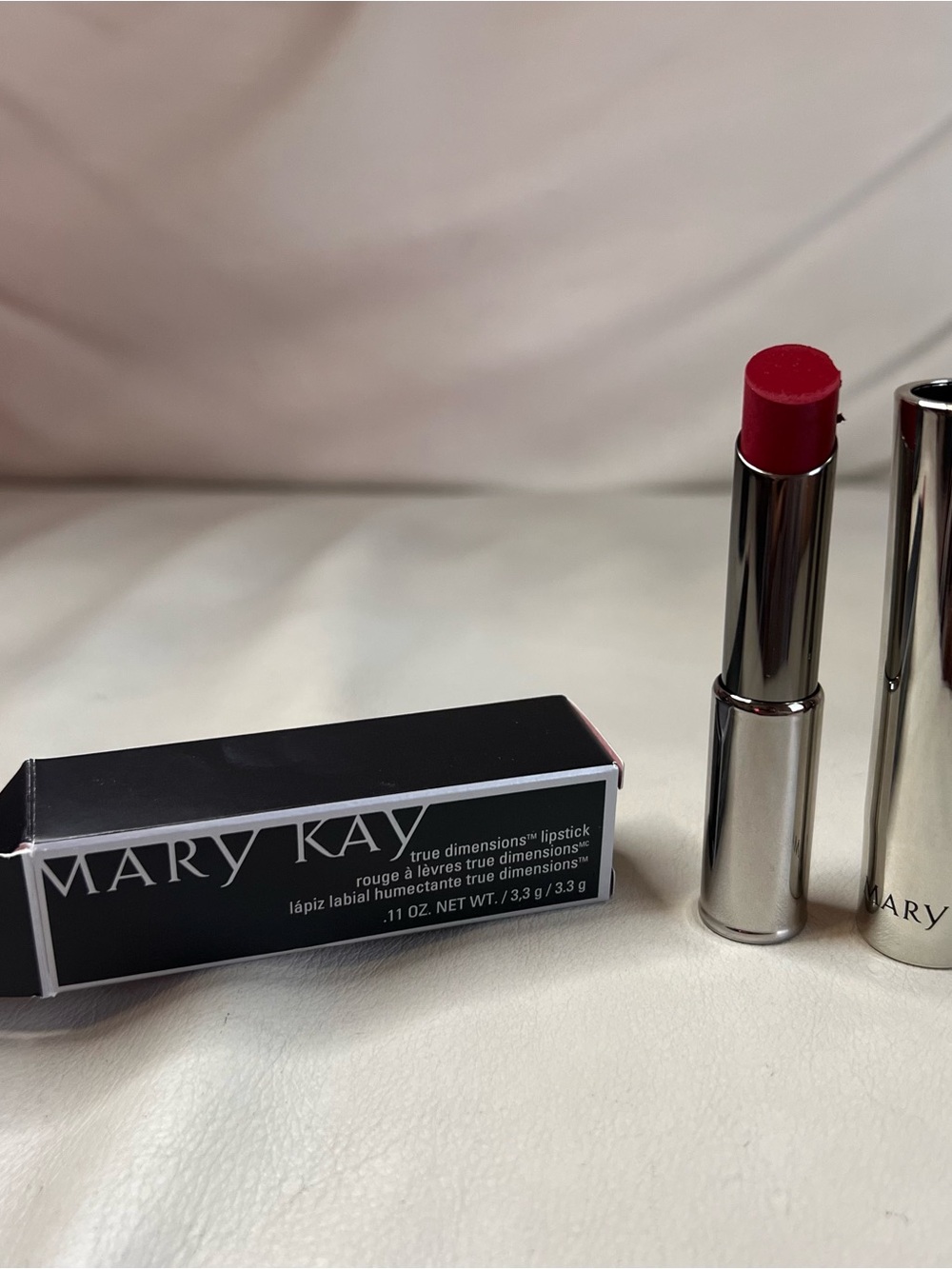 Mary Kay True Dimensions Lipstick Sizzling Red